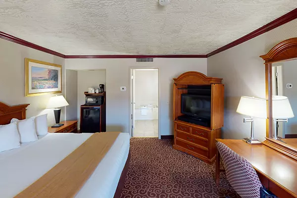 king bed mini suite in Montrose, CO